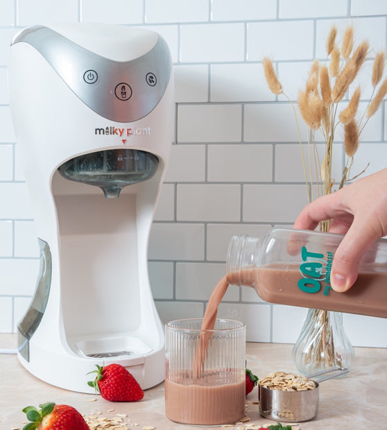 Chocolate Strawberry Oat Milk – milkyplant